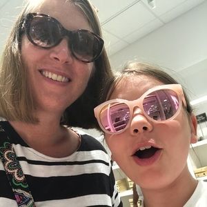 Meet your Posher, Sharon